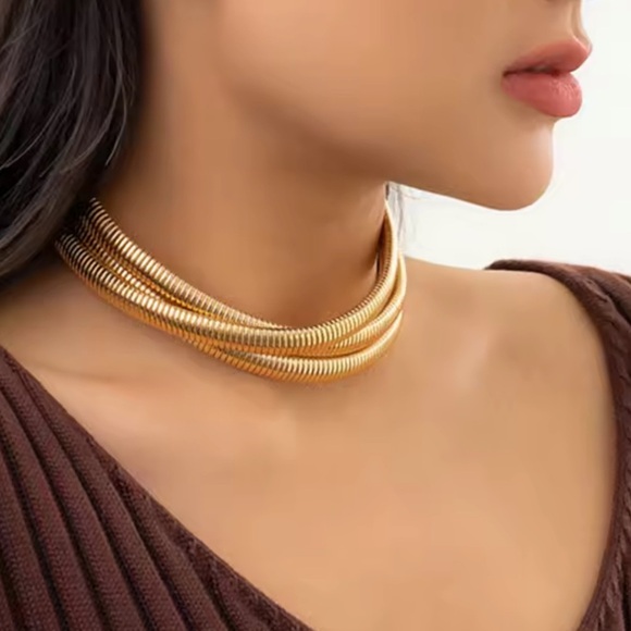 Modern Vintage Gold Twisted Chain Necklace - Picture 5 of 12